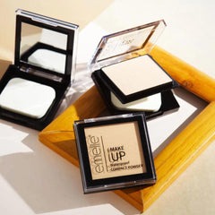 Emelie Makeup WaterprooTitlef Compact Powder